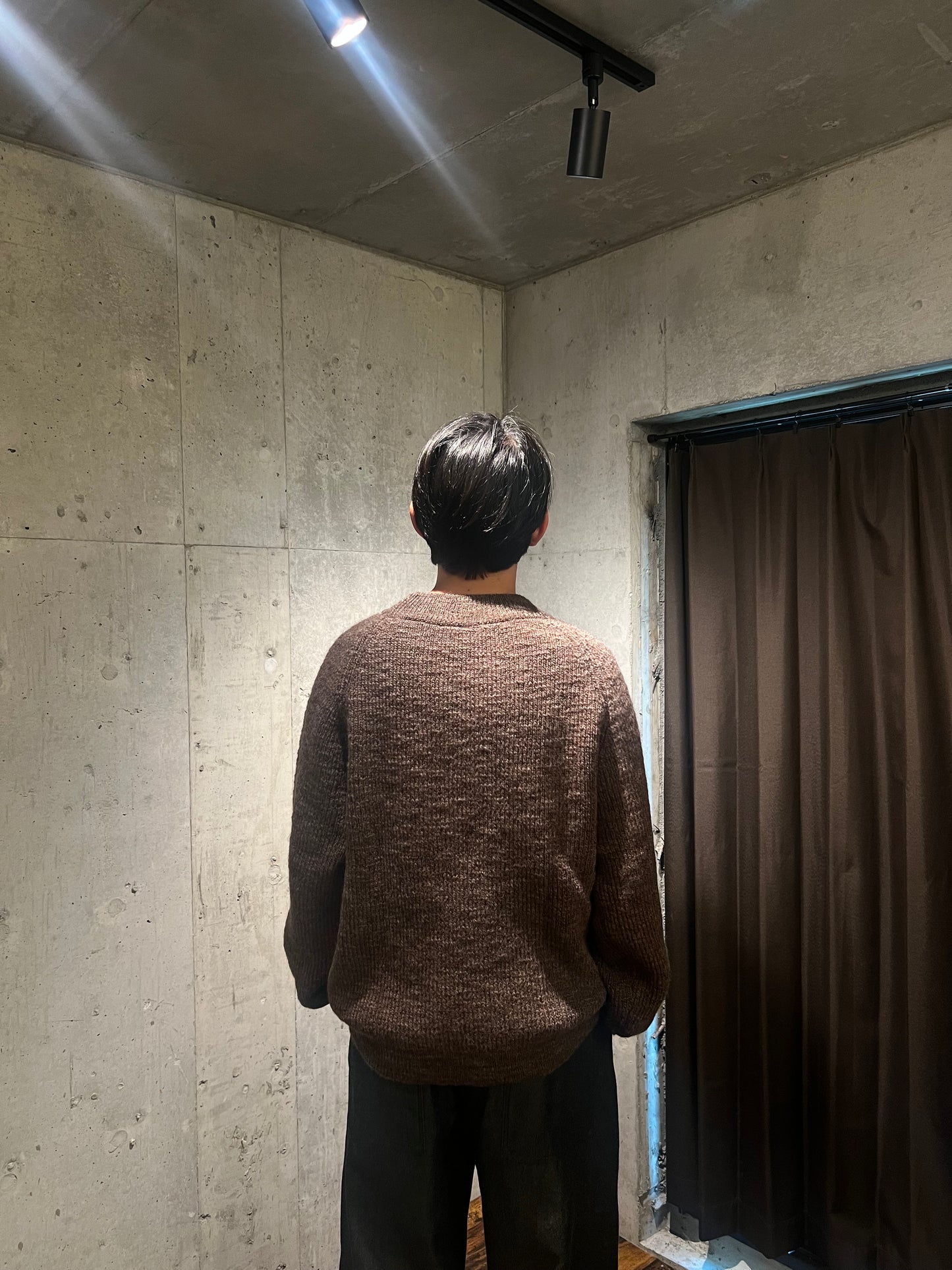 【MITTAN】ウルグアイスラブNMウールセーター 茶杢