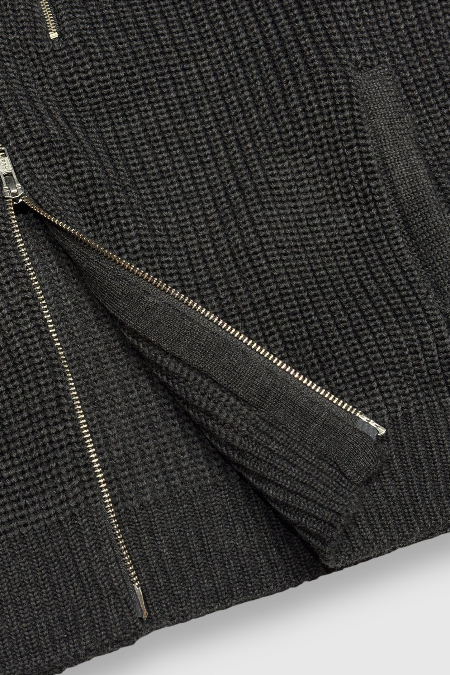 【LOYM】3POCKET DRIVERS KNIT(CHARCOAL GRAY)