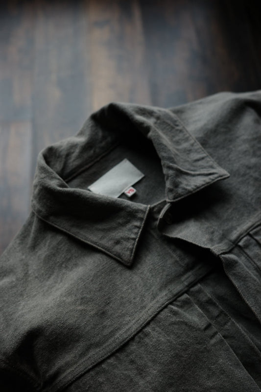 【YOKO SAKAMOTO】PLEATS JACKET (MUGWORT)