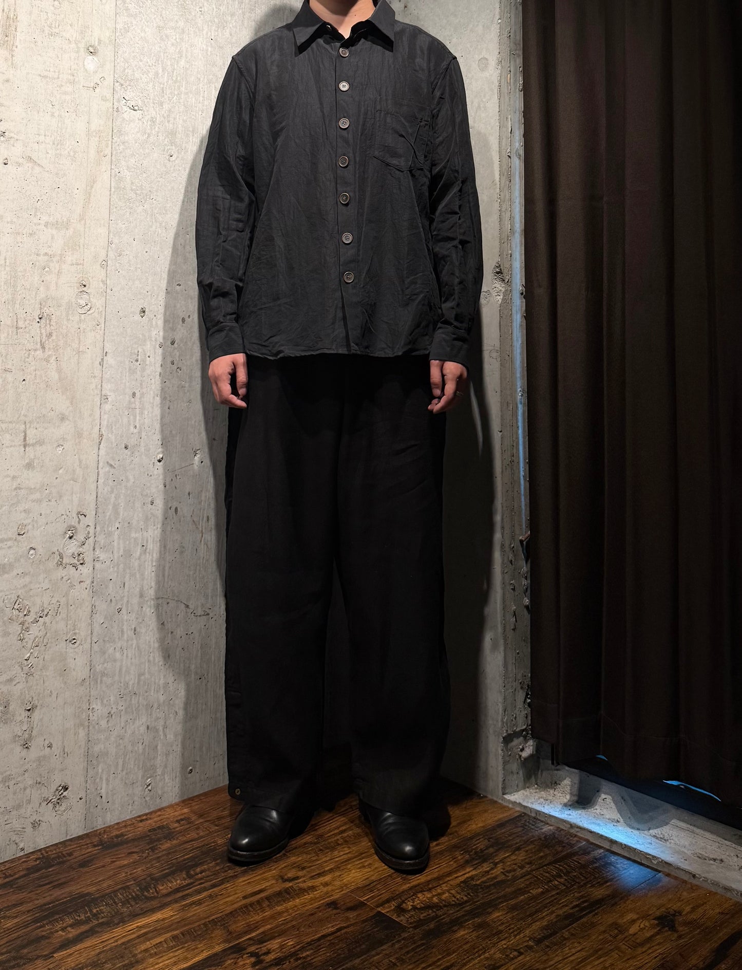 【YUTA MATSUOKA】クラシックシャツ(SMOKY BLACK)