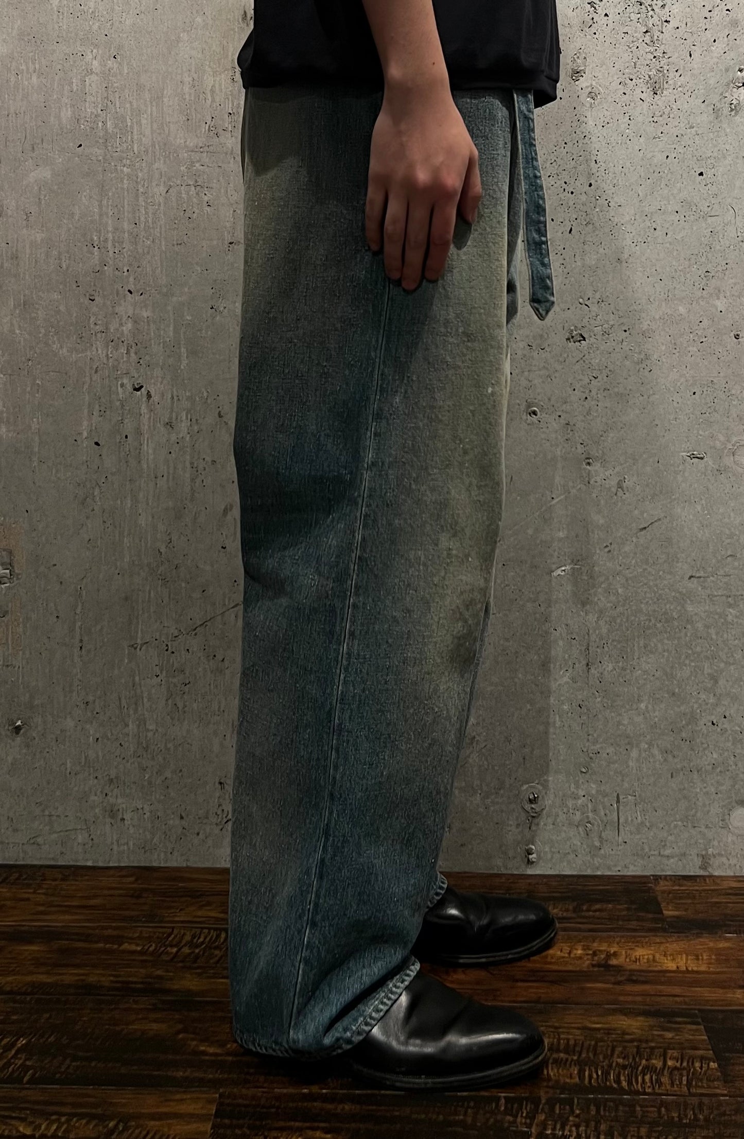 【YOKO SAKAMOTO】BELTED TROUSERS (FADE INDIGO)