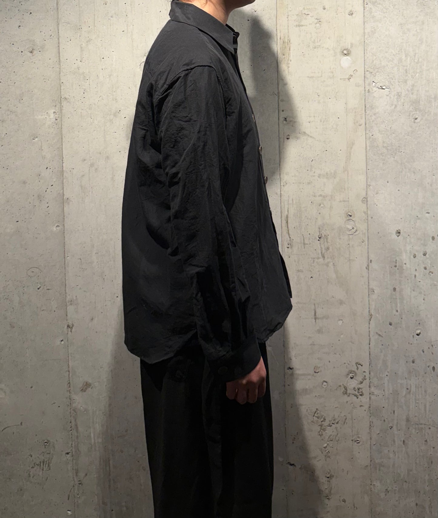 【YUTA MATSUOKA】クラシックシャツ(SMOKY BLACK)