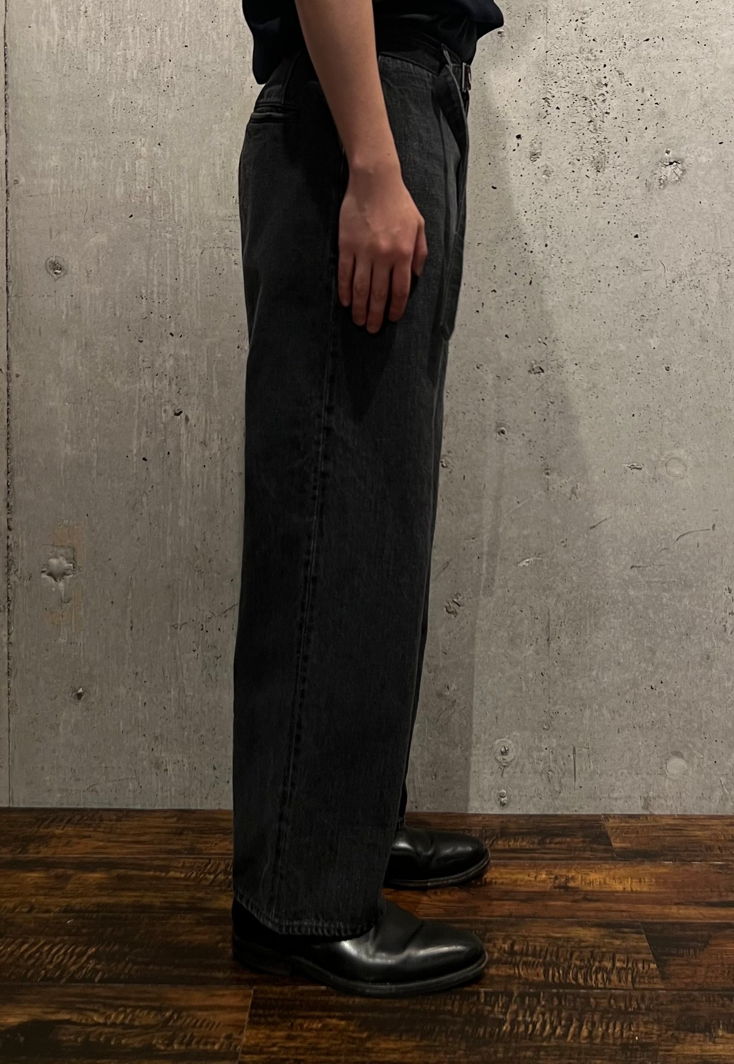 【YOKO SAKAMOTO】BELTED TROUSERS (FADE BLACK)