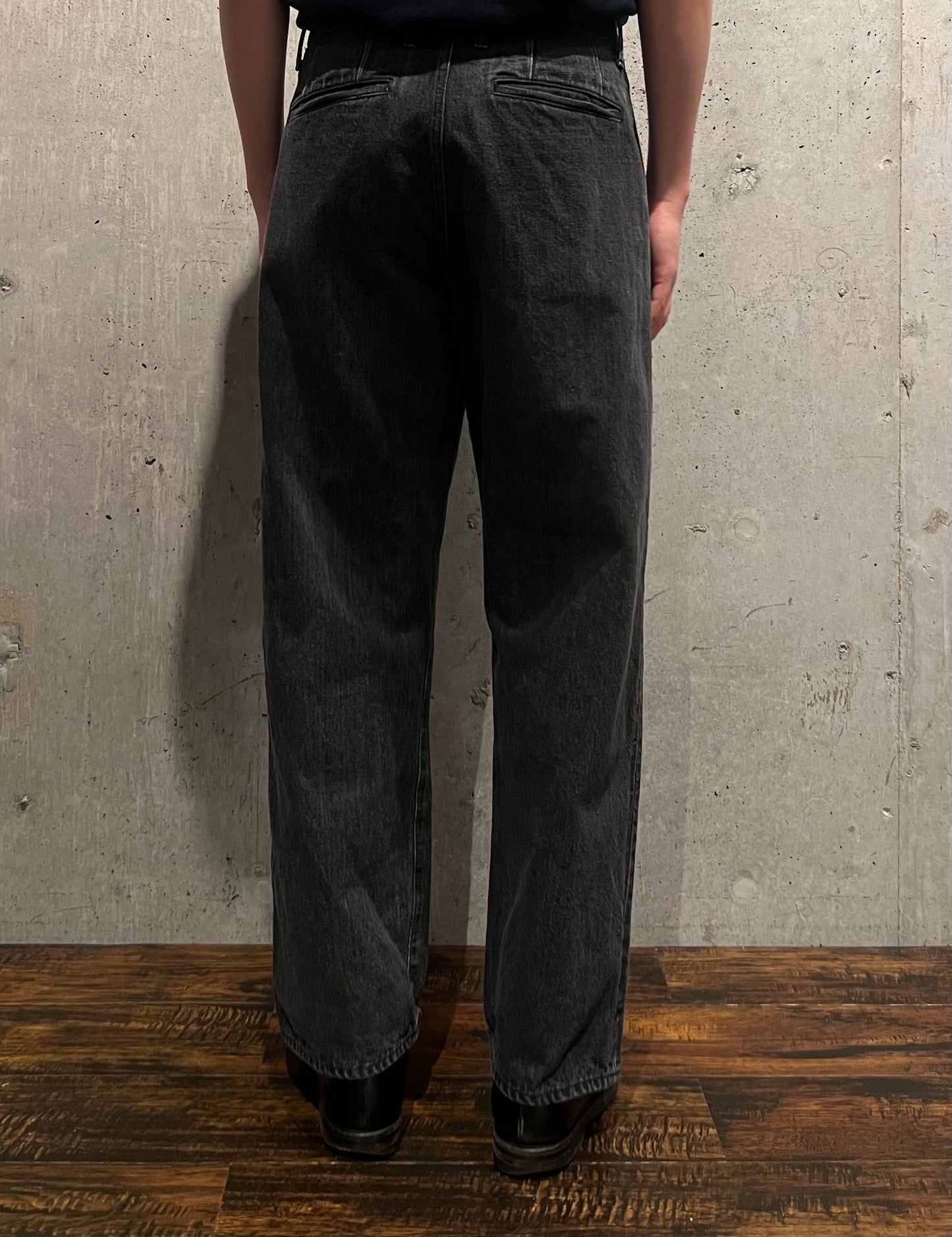【YOKO SAKAMOTO】BELTED TROUSERS (FADE BLACK)