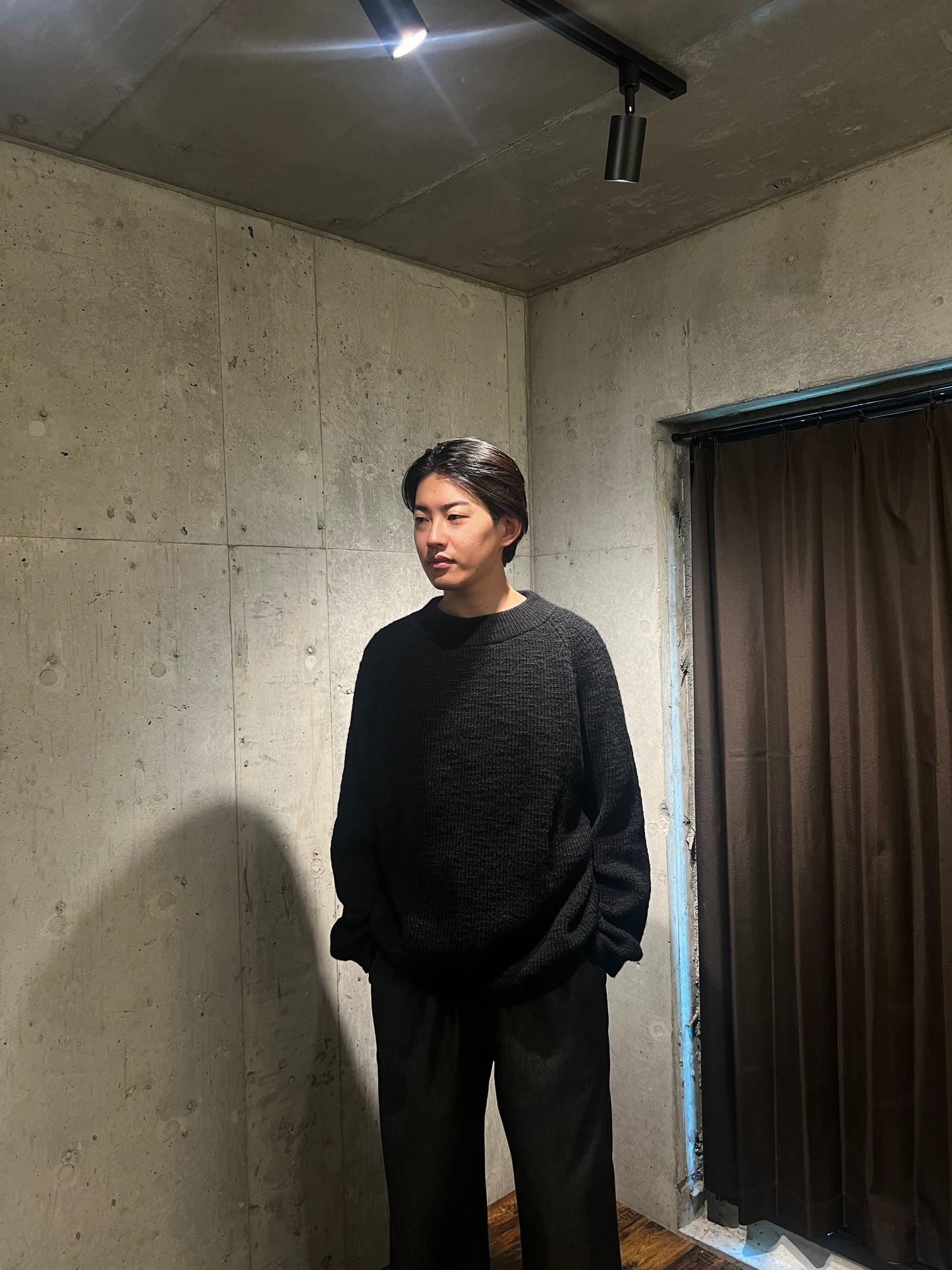 【MITTAN】ウルグアイスラブNMウールセーター ⿊