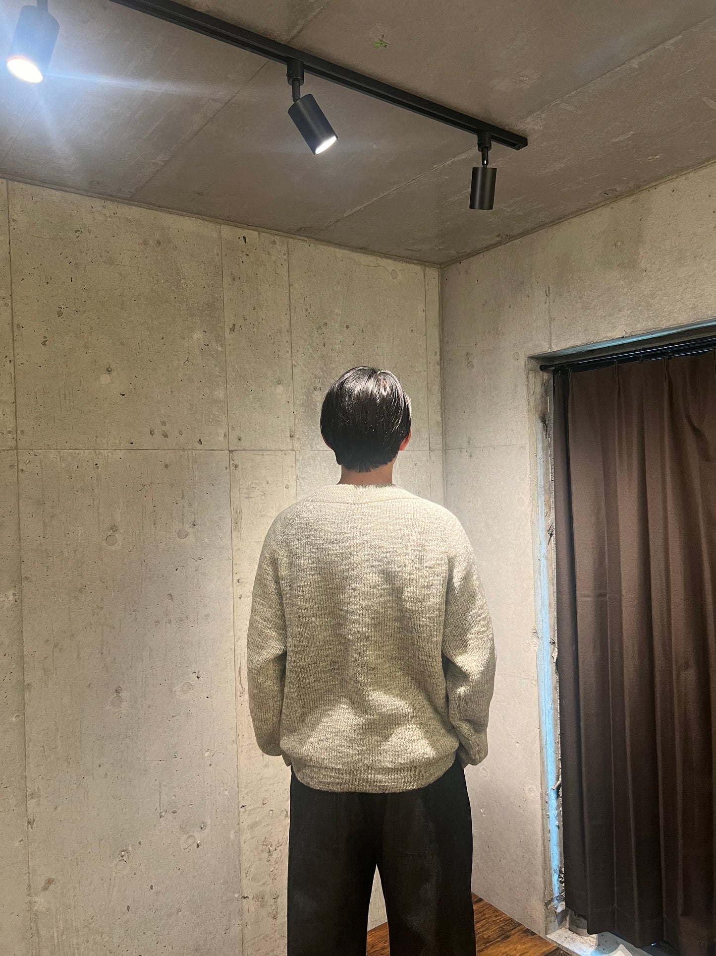 【MITTAN】ウルグアイスラブNMウールセーター 白杢