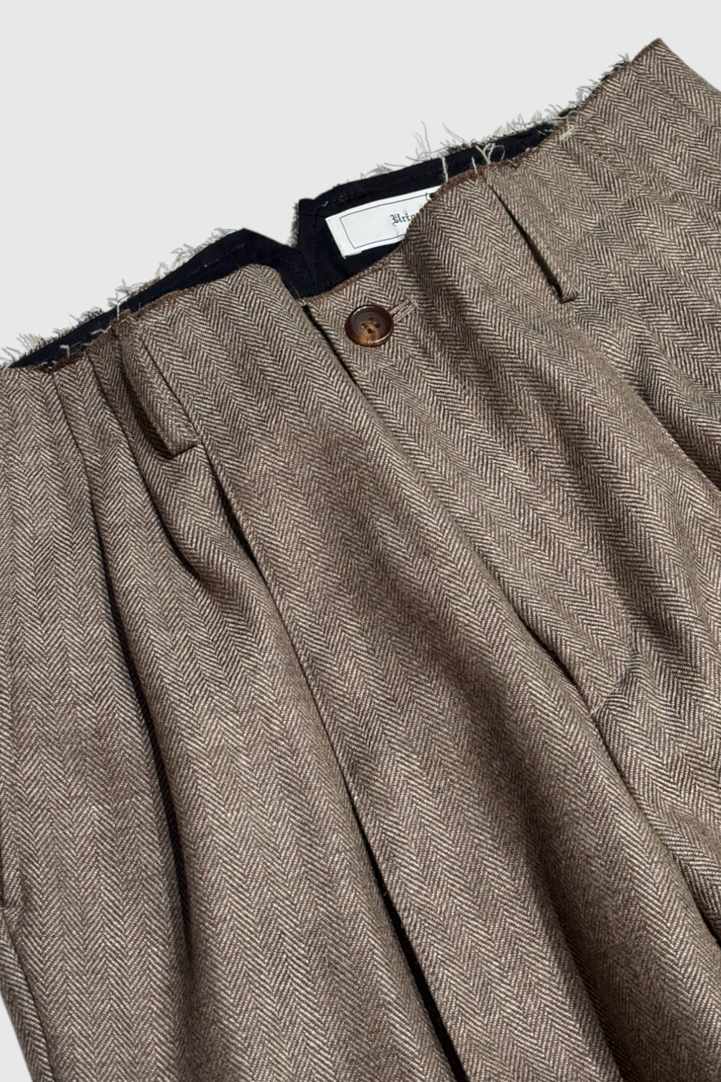 【Urig】ALPACA SAXONY CREASE STITCH PANTS HL (GRAIGE)