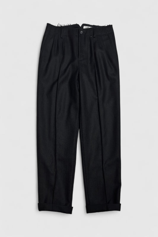 【Urig】ALPACA SAXONY CREASE STITCH PANTS HL (BLACK)