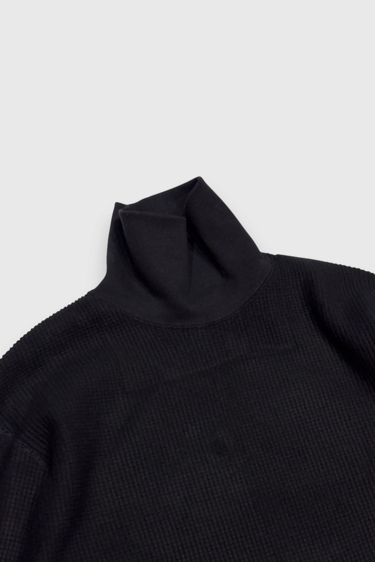 【YOKO SAKAMOTO】HIGH NECK PULLOVER(BLACK)