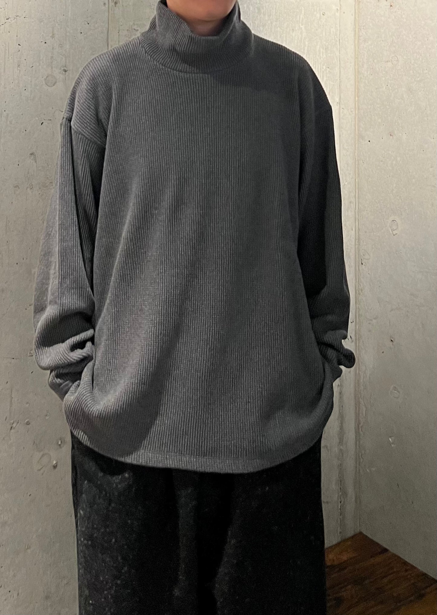【YOKO SAKAMOTO】HIGH NECK PULLOVER (CHARCOAL GRAY)