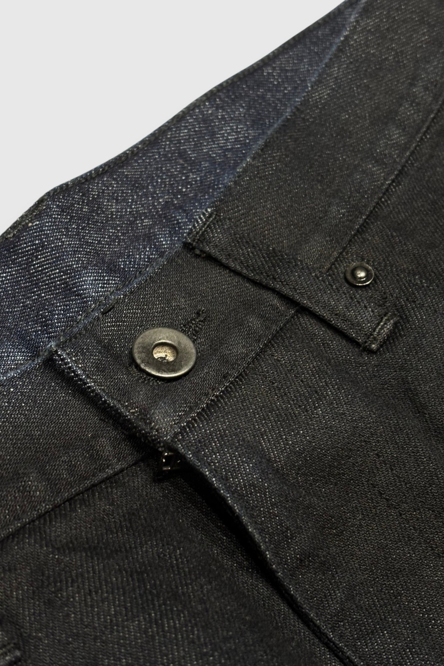 【LOYM】LEATHER POCKET DENIM PANTS (BLACK×DYE)